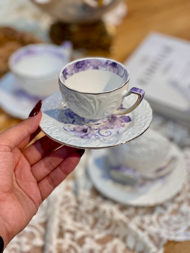 فنجان نعلبکی چای و قهوه خوری گل برجسته لب طلایی برند Şahin