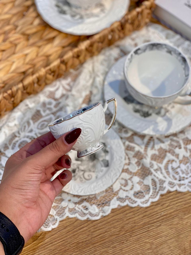 فنجان نعلبکی چای و قهوه خوری گل برجسته لب طلایی برند Şahin