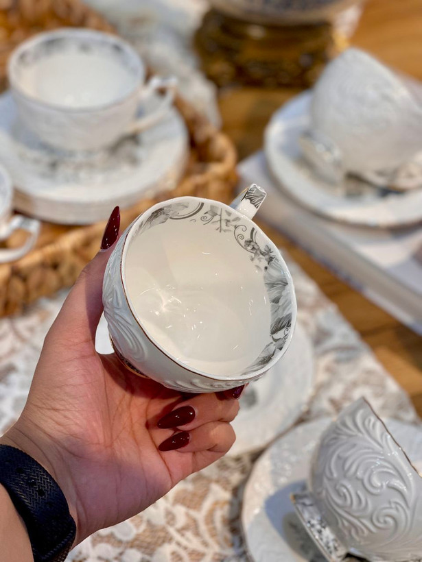 فنجان نعلبکی چای و قهوه خوری گل برجسته لب طلایی برند Şahin