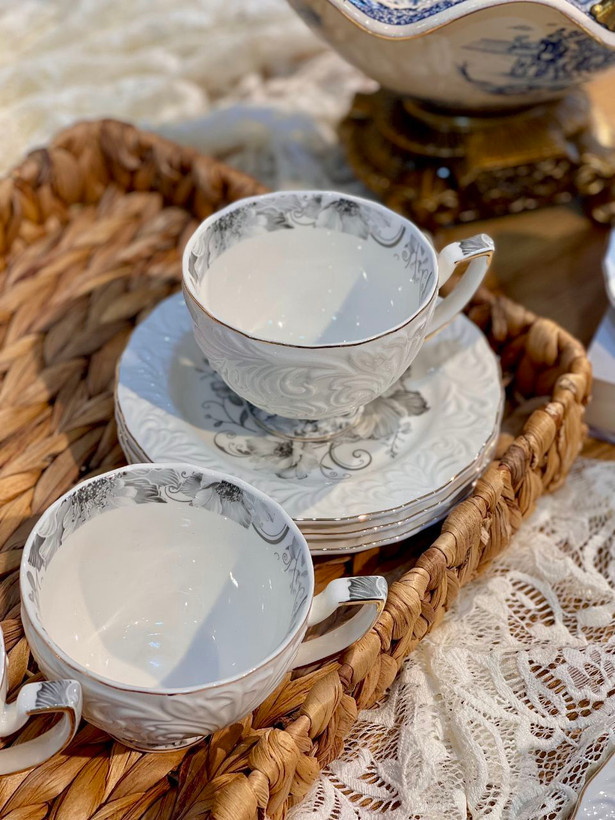 فنجان نعلبکی چای و قهوه خوری گل برجسته لب طلایی برند Şahin