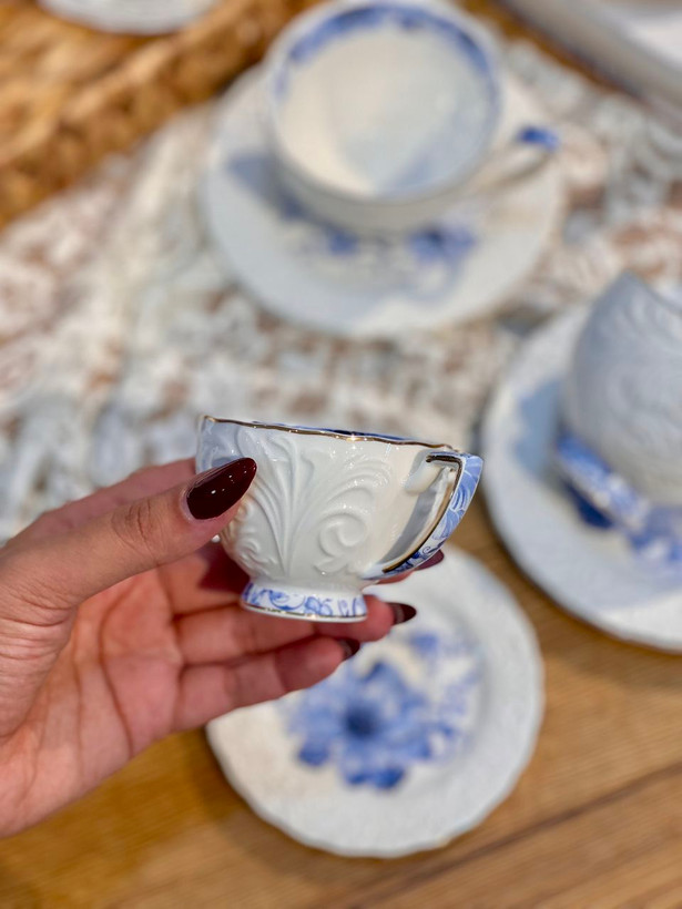 فنجان نعلبکی چای و قهوه خوری گل برجسته لب طلایی برند Şahin