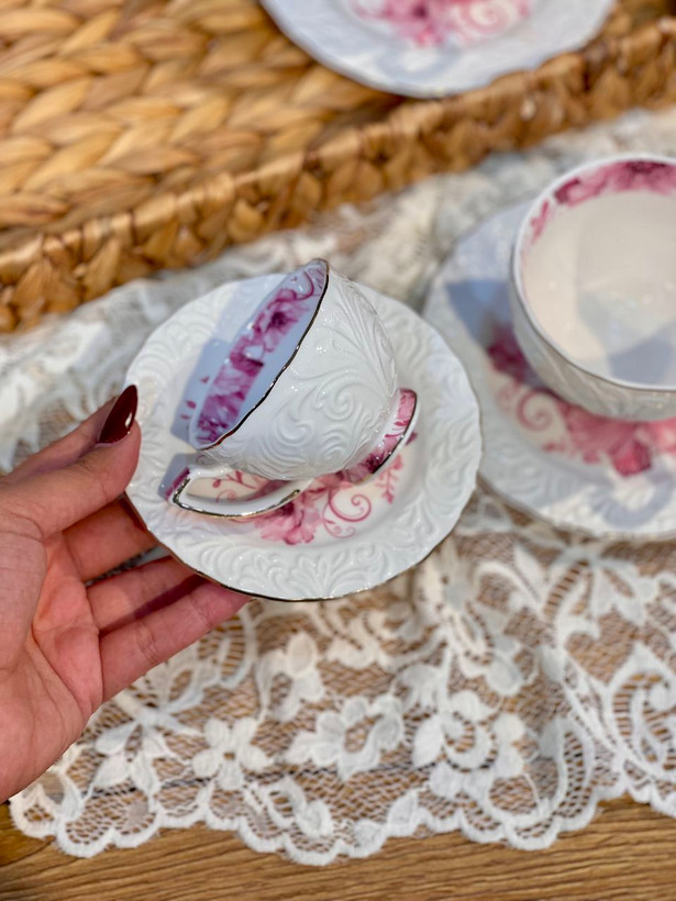 فنجان نعلبکی چای و قهوه خوری گل برجسته لب طلایی برند Şahin