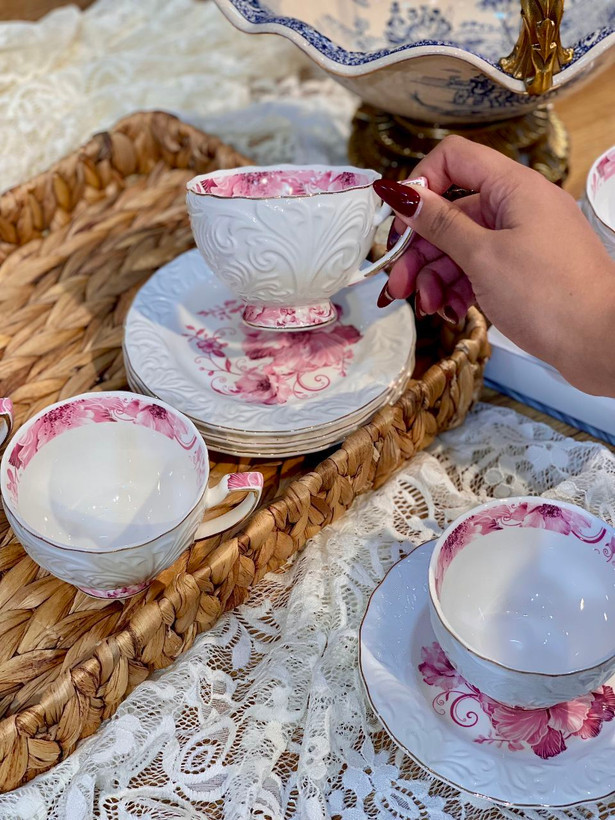 فنجان نعلبکی چای و قهوه خوری گل برجسته لب طلایی برند Şahin