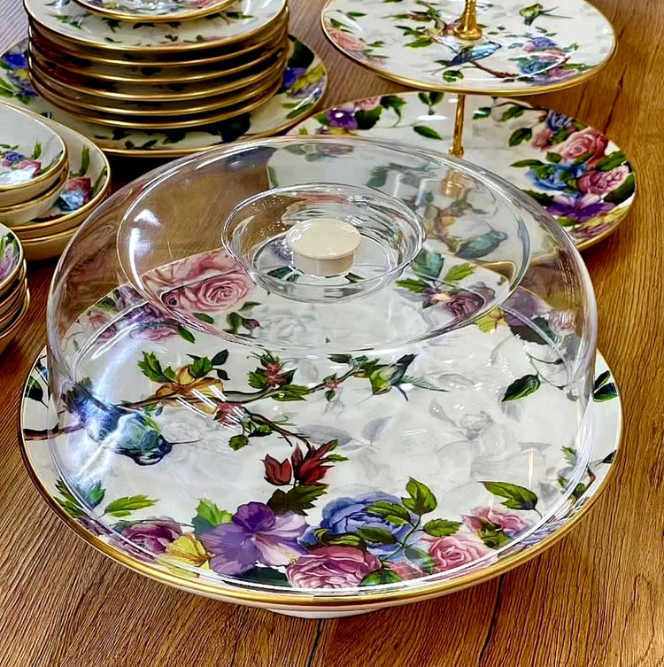 کیک خوری پایه دار و درب دار طرح Flores برند gönül